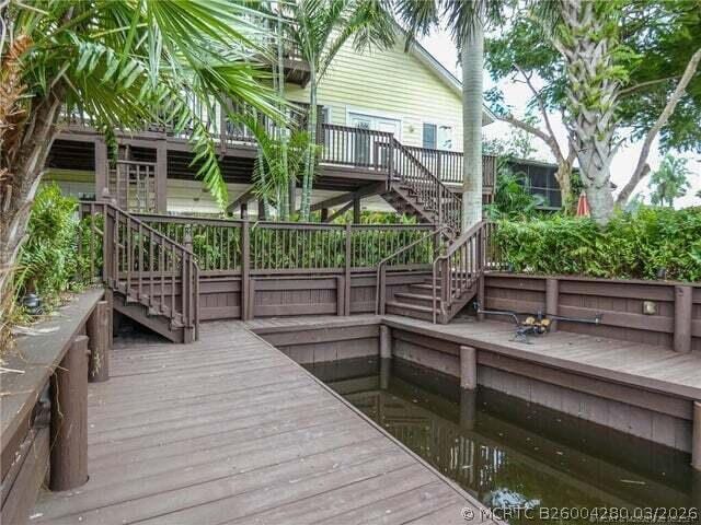 Building Photo - 765 SW Rustic Cir