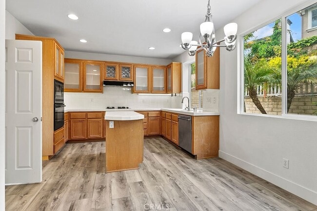 Building Photo - 27901 Glenfield Cir