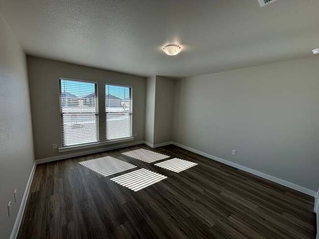 Building Photo - 3 bed/2 bath: Bell Farms AVAILABLE AUGUST!
