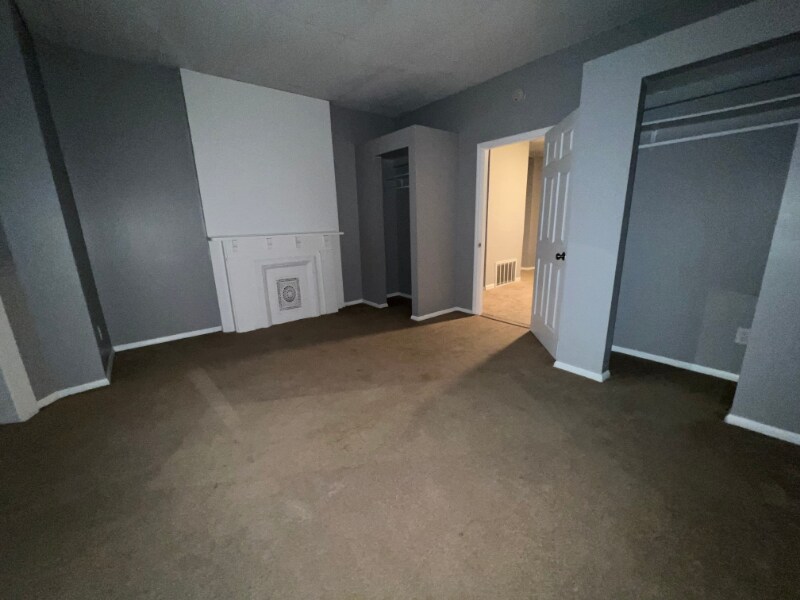 Building Photo - 1 Russell Pl