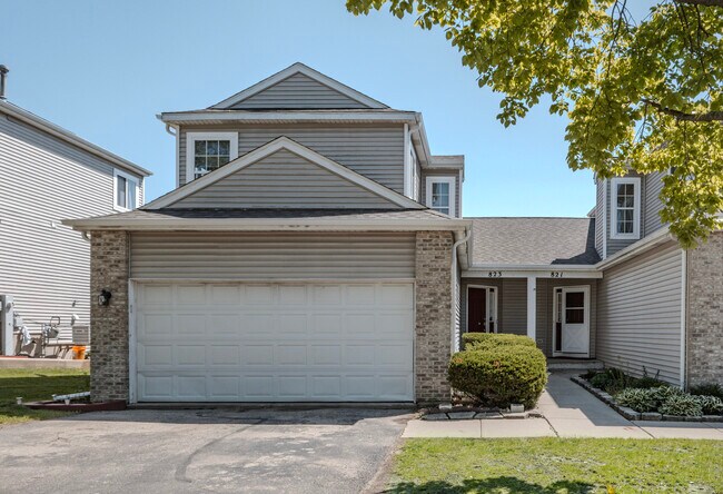 Building Photo - 823 Park Bluff Cir