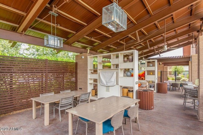 Building Photo - 1250 Abbey Ln