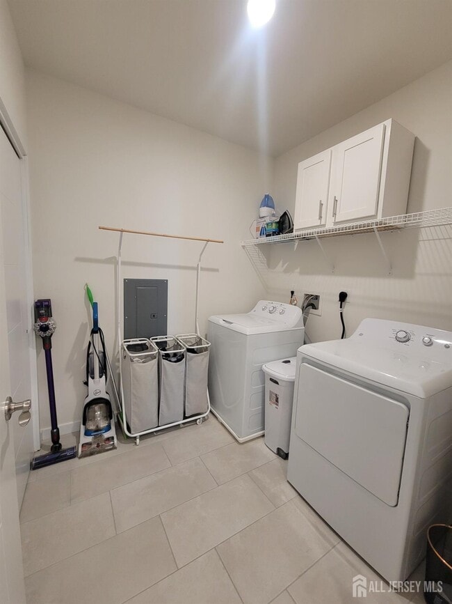 Building Photo - 231 Lorhan Dr