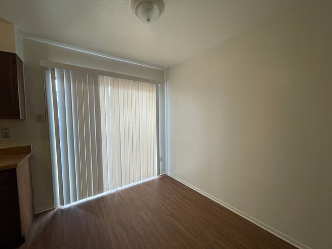 Building Photo - 8840 Glen Meadow Ln