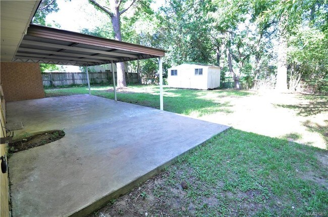 Building Photo - 334 Dee Dr