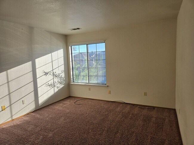 Building Photo - 1923 Glen Ridge Dr