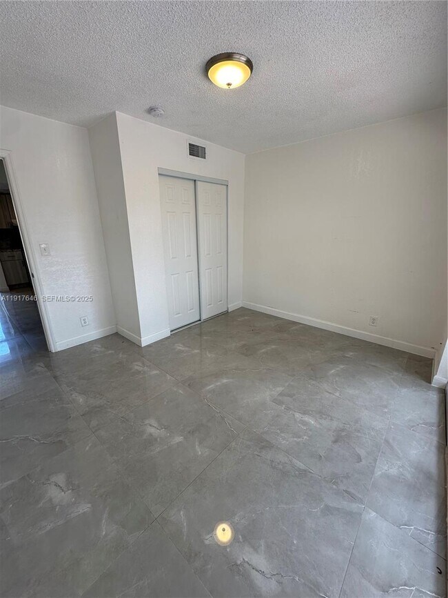 Building Photo - 3901 NW 9th Ave