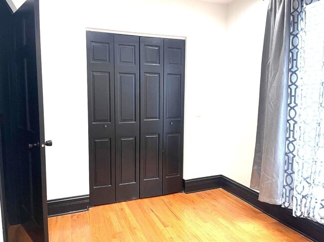 Building Photo - 4728 N Kennicott Ave