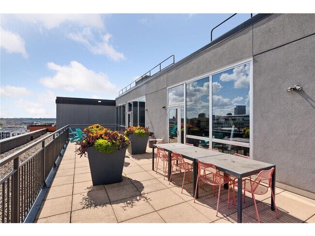 Building Photo - 730 N 4th St