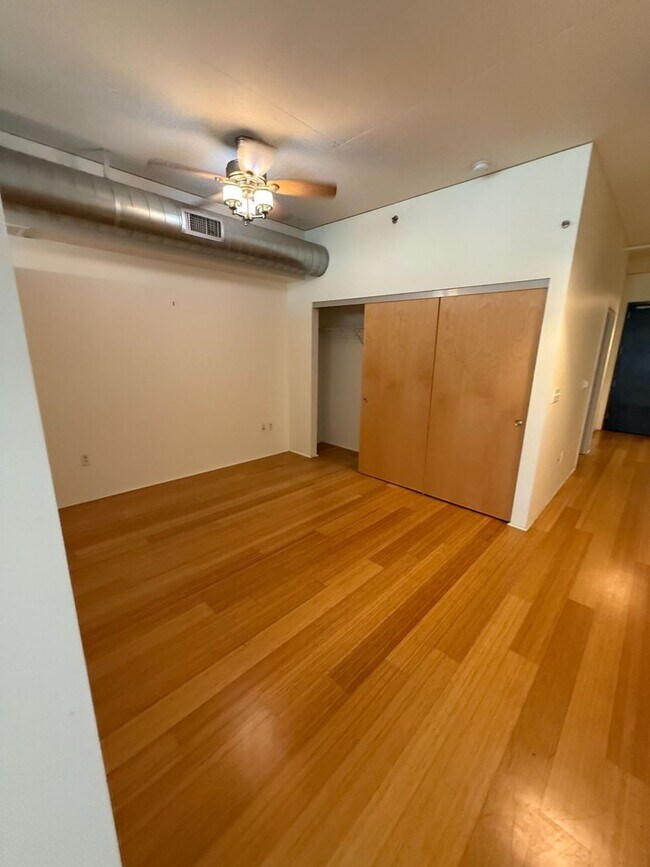 Building Photo - COMING SOON! Sleek & Sophisticated 1-Bedro...
