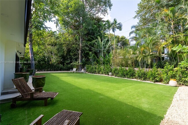 Building Photo - 3711 Battersea Rd