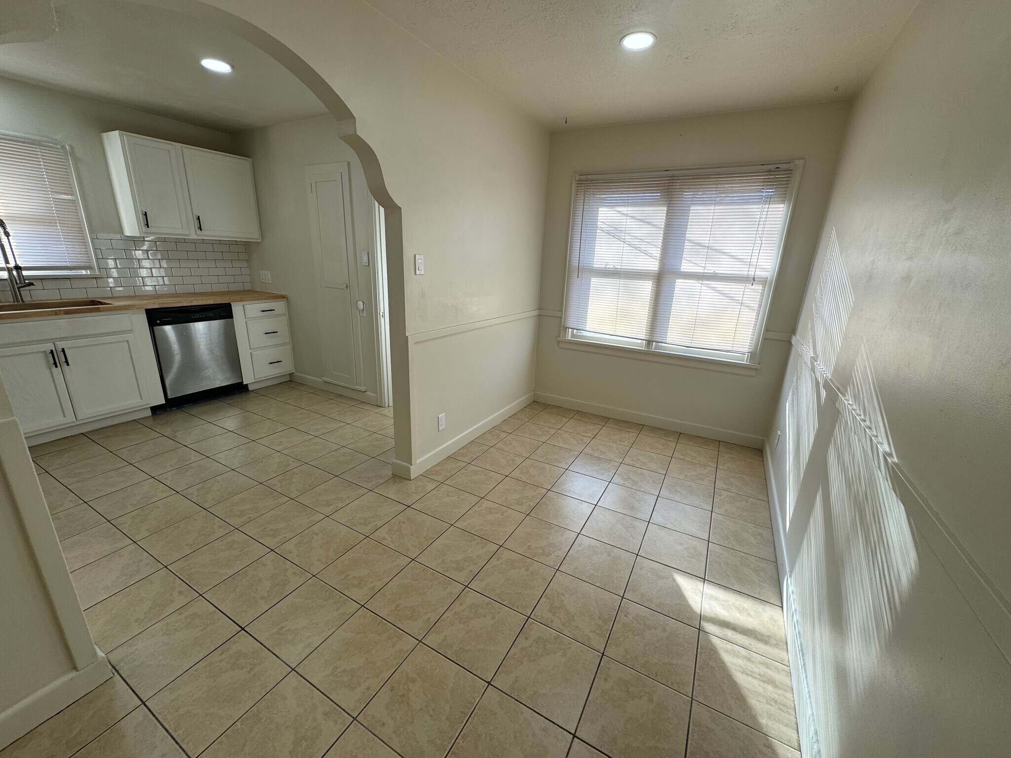 Building Photo - 2659 Brinker Ave