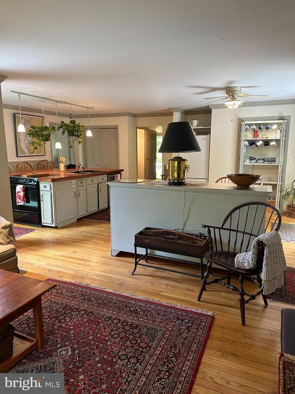 Building Photo - 623 Sean Dr