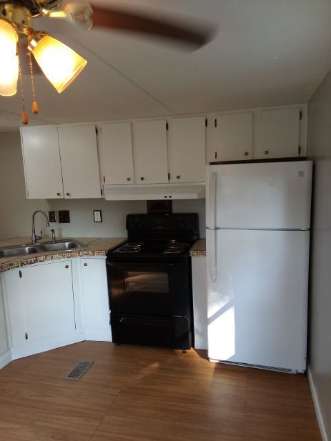 Building Photo - 505 Golden Acres Dr