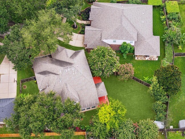 Building Photo - 4422 Roundtree Ln
