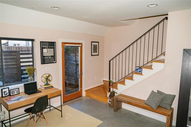 Building Photo - 1037 Bonner St