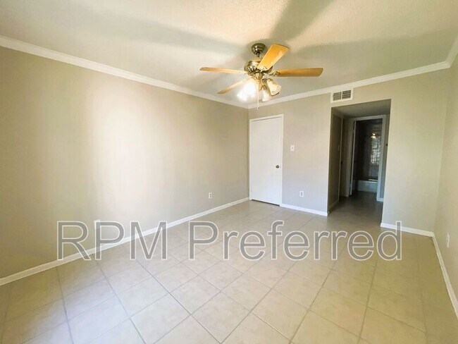 Building Photo - 2800 Jeanetta St