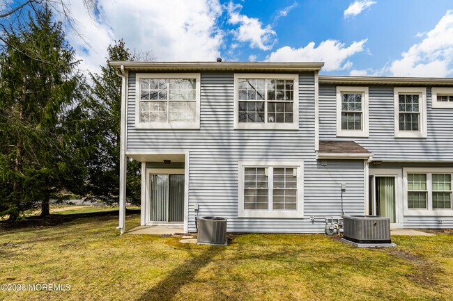 Building Photo - 2 Jodhpur Ct