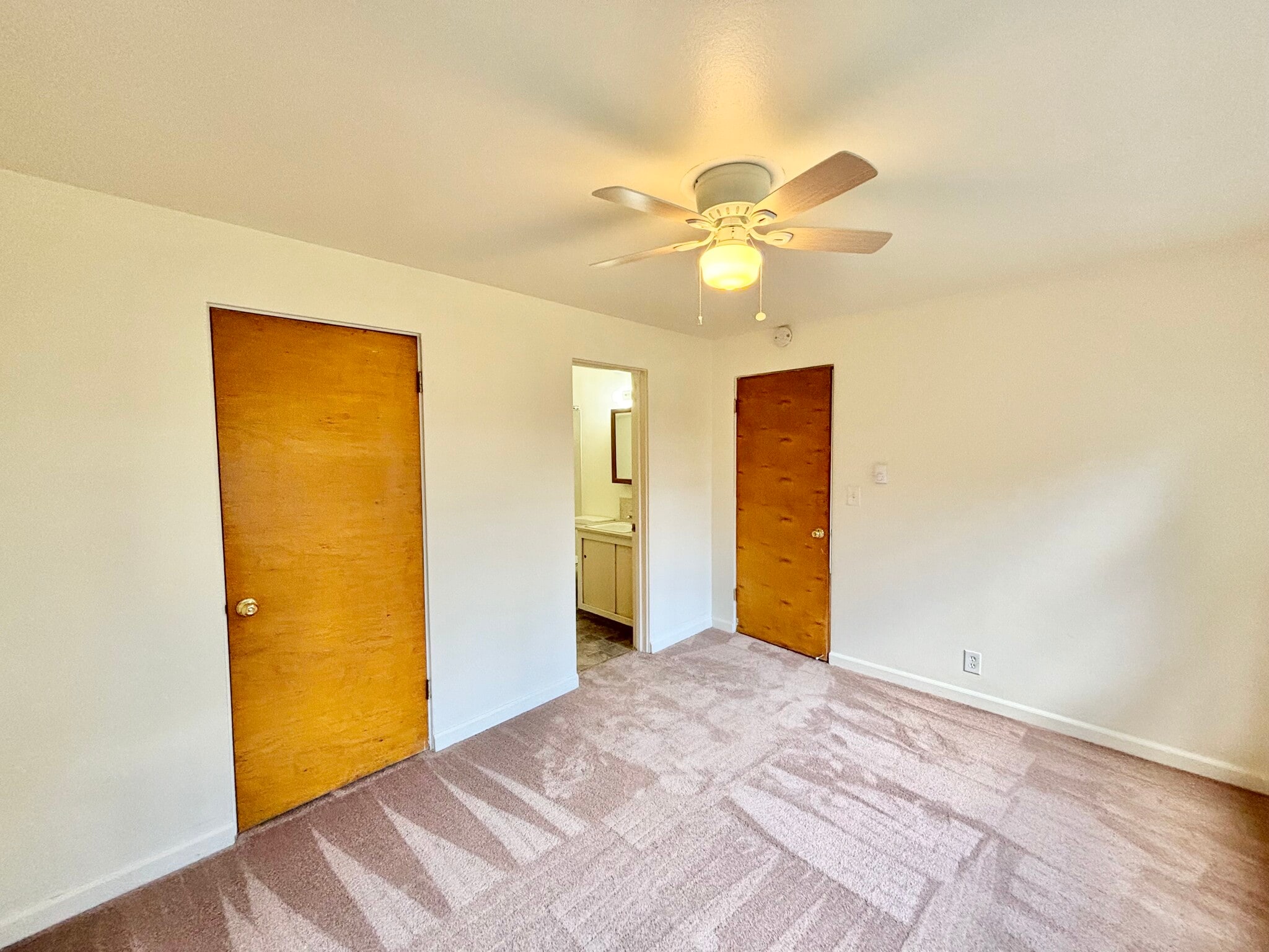 Building Photo - 1012 W Nickerson St