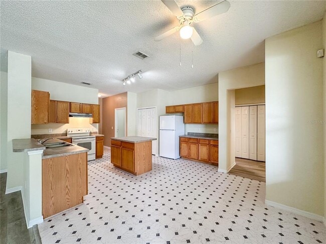 Building Photo - 2776 Cabernet Cir