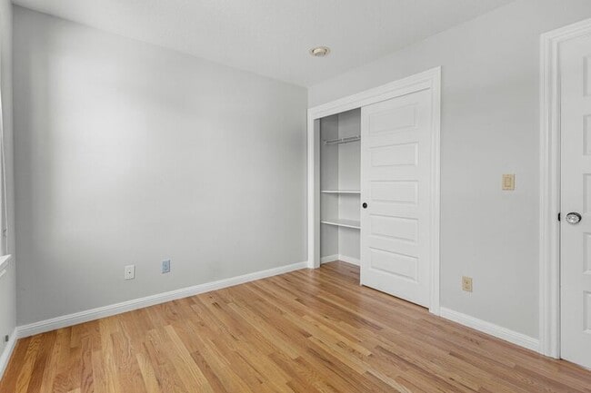 Building Photo - 2529 SE 32nd Ave