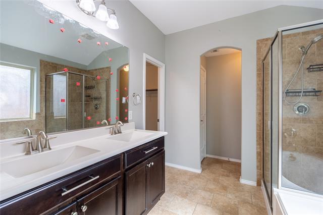 Building Photo - 901 Kiowa Dr