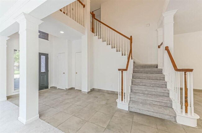 Building Photo - 15206 Evergreen Knoll Ln