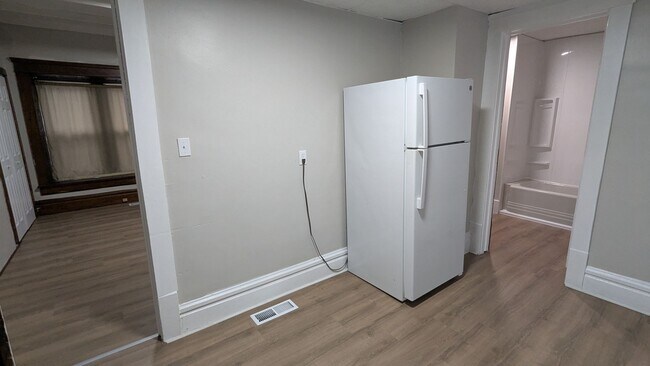 Building Photo - 793 Boulevard St