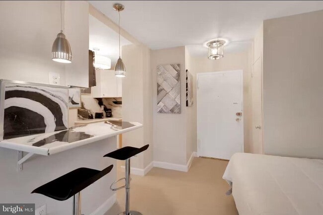 Building Photo - 1111 Arlington Blvd