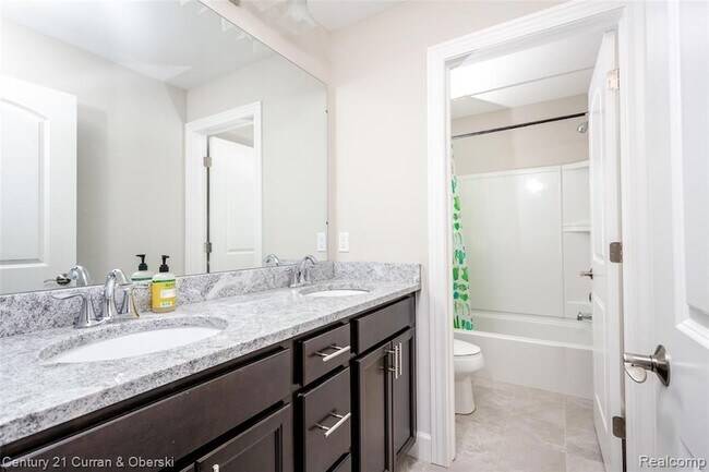 Building Photo - 47749 Fieldstone Dr