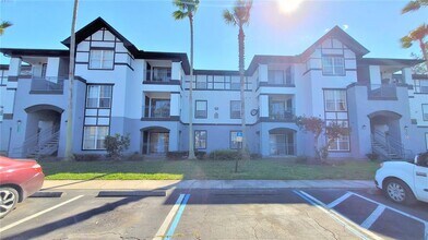 Building Photo - 3700 Castle Pines Ln