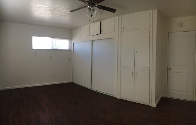 Building Photo - 1747 Conejo Dr