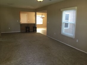 Building Photo - 5430 N Madera Ave