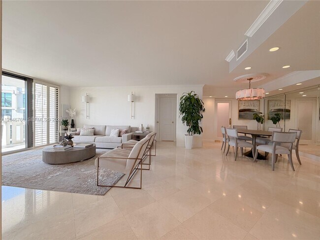Building Photo - 1111 Crandon Blvd