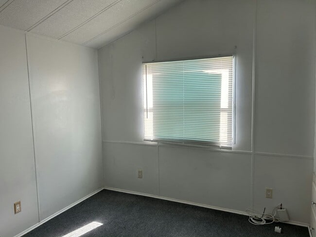 Building Photo - 6105 Land O' Lakes Blvd