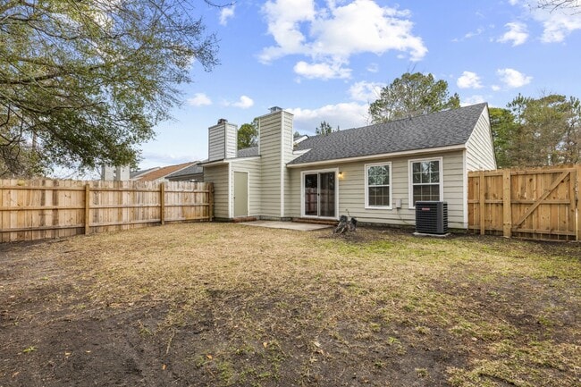 Building Photo - Duplex in Hunter's Creek