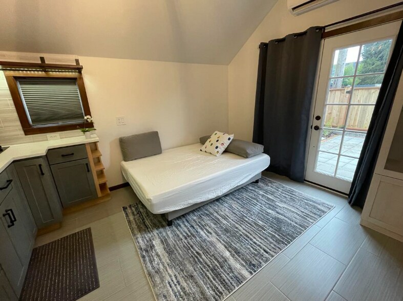 Building Photo - 10114 Dayton Ave N