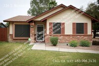 Building Photo - 726 S Nebraska St