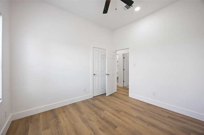 Building Photo - 9723 Cargill St