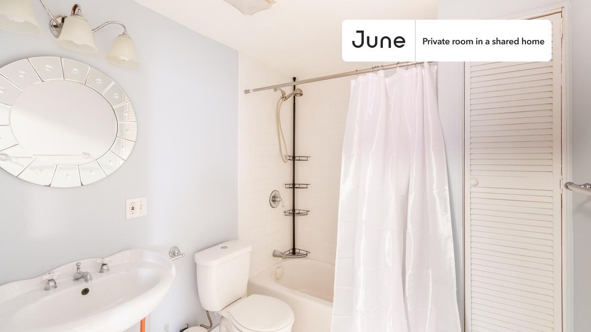 Building Photo - Room in Shared 5 bed/2.5 bath home in Newton Corner