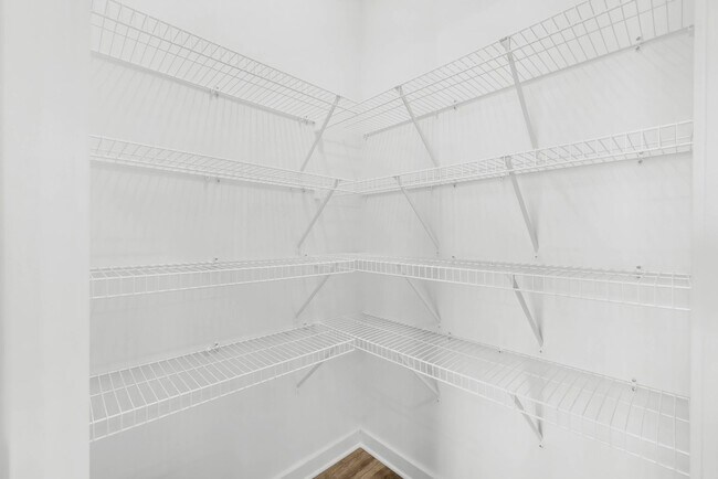 Building Photo - 2356 Woodmeadow Dr