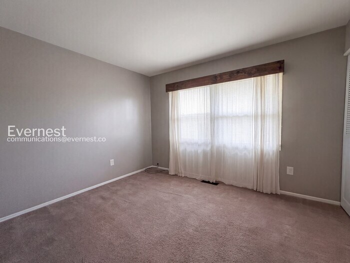 Building Photo - 2519 Kitmore Ln