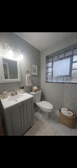 Building Photo - 5610 Bohlander Ave