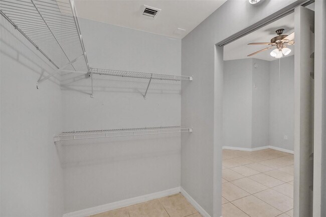 Building Photo - 2421 NE 65th St