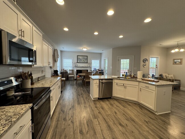 Building Photo - 434 Nantucket Trl