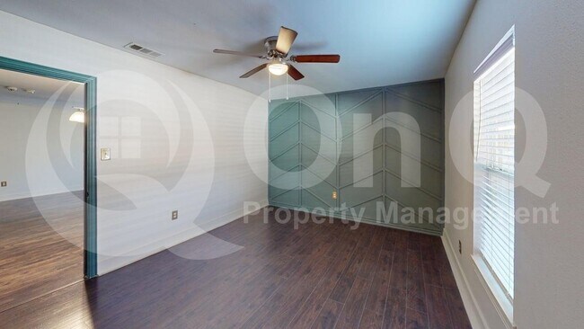 Building Photo - 1524 Hilltop Dr