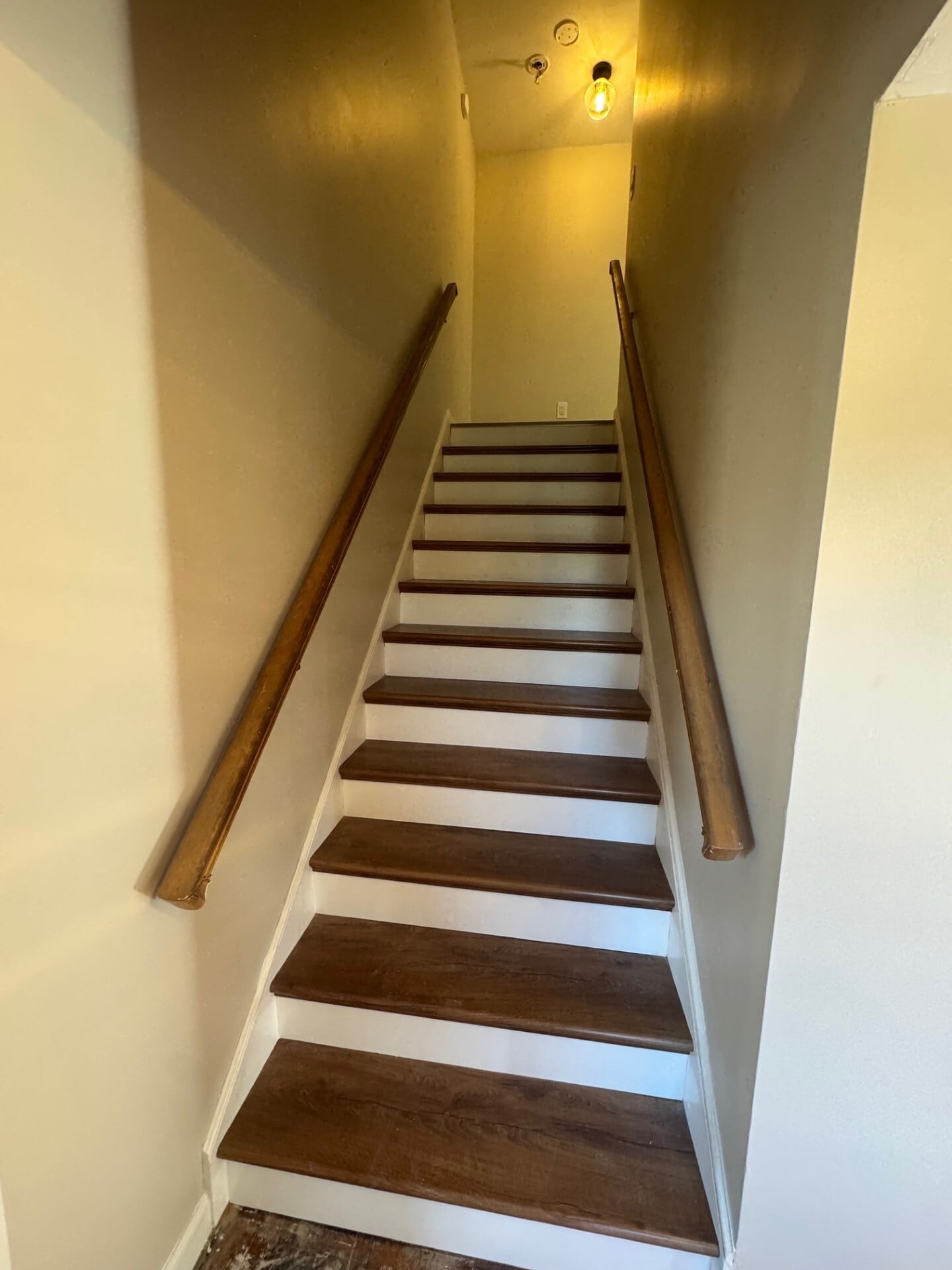 Building Photo - 456 Mattakeesett St