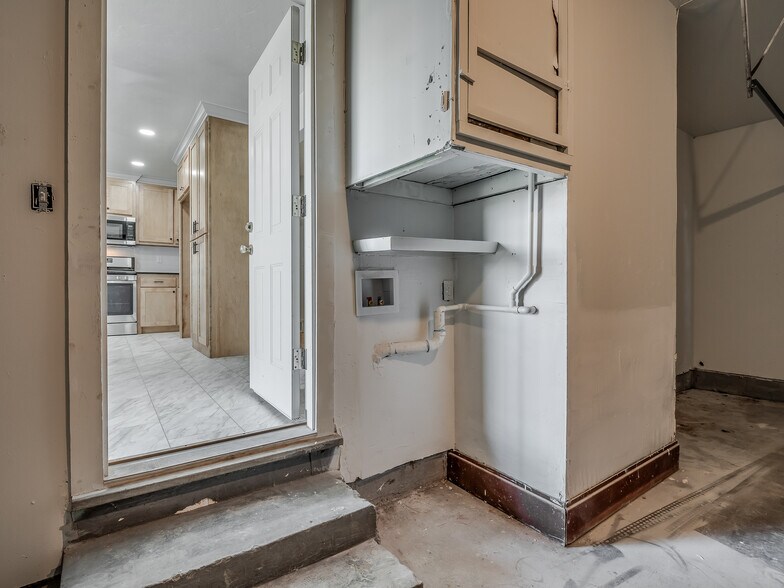 Building Photo - 1190 Tim Holt Dr