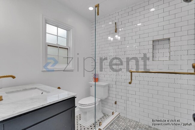 Building Photo - 3104 25th St