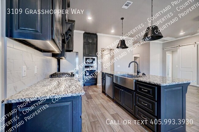 Building Photo - 3109 Grasshopper Wy